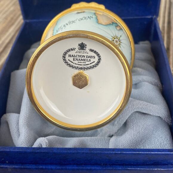 Halcyon Days Enamels Pedestal World Terrestrial Globe Miniture Desk Clock - Picture 9 of 13